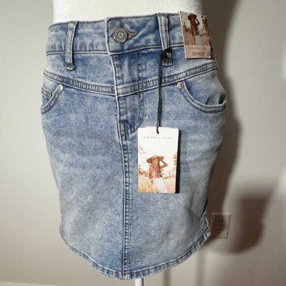 NWT - Sincerely Jules Women's Denim Mini Skirt - Size 3/26 - Picture 3 of 11